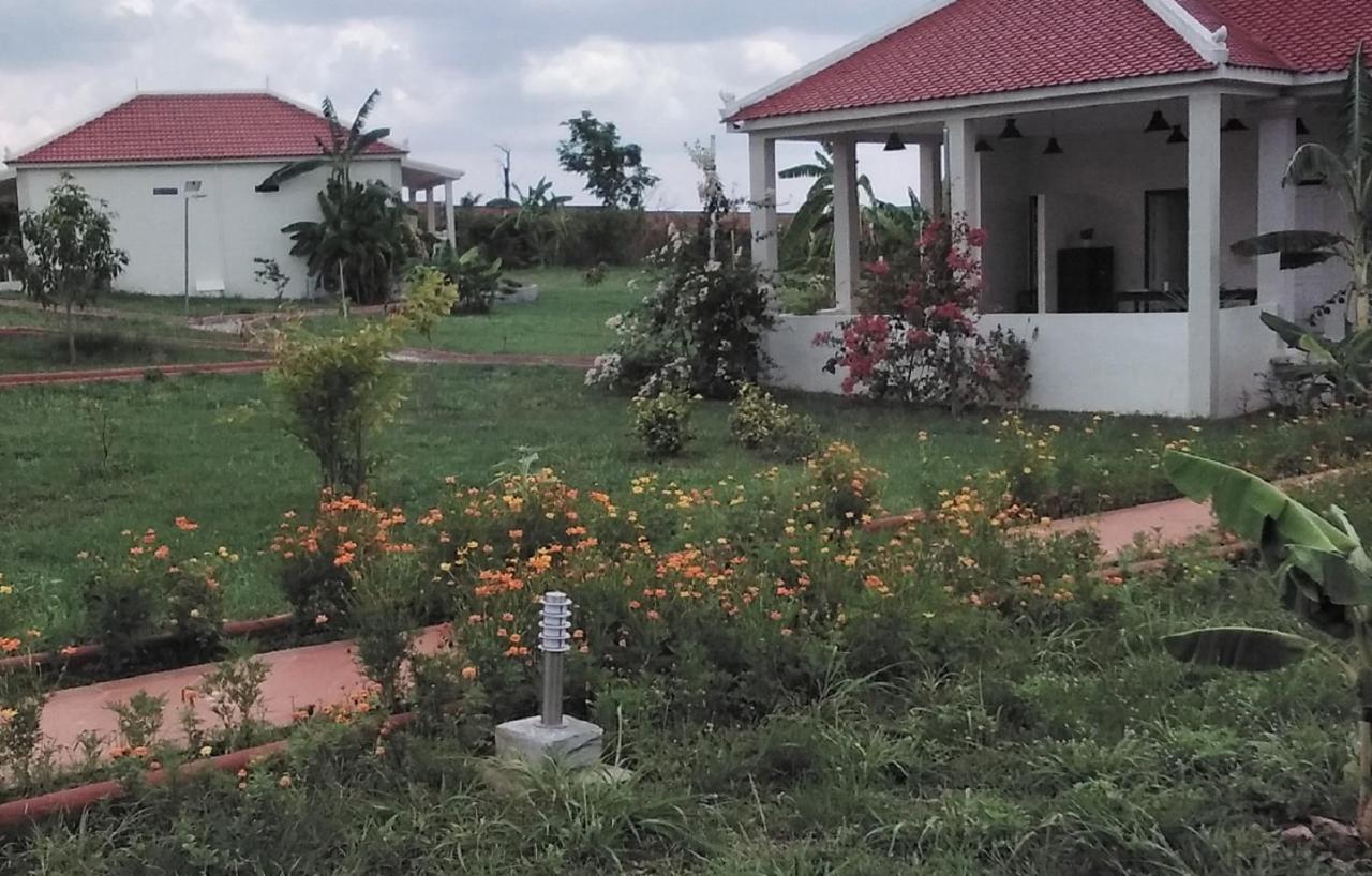 Koh Ker Hotel And Restaurant Phumi Moreal ภายนอก รูปภาพ